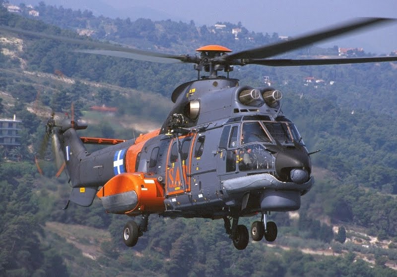 Super Puma μετέφερε μητέρα και το νεογνό της από τη Σίφνο στην Αθήνα