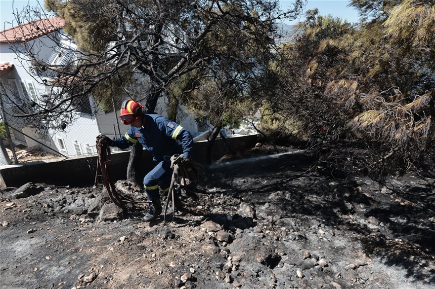 Σε ύφεση αυτή την ώρα όλα τα πύρινα μέτωπα σε όλη τη χώρα