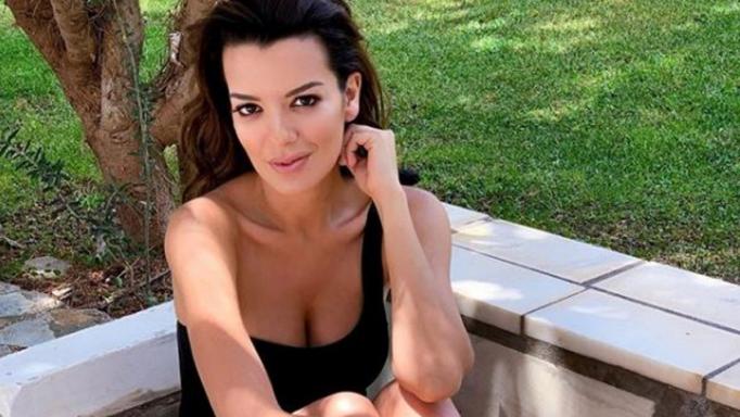 Νικολέττα Ράλλη: Παίρνουν “φωτιά” τα social media με το θανατηφόρο κορμί της!