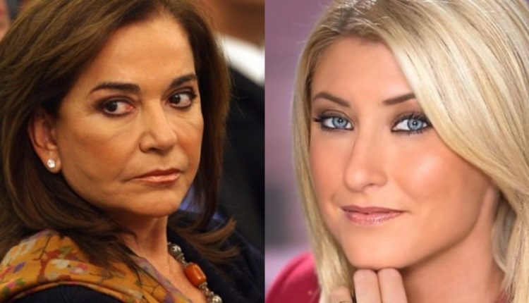 Οι δύο ξένες:  Ντόρα Μπακογιάννη – Σία Κοσιώνη – Η απόσταση και η αμηχανία στα οικογενειακά τραπέζια