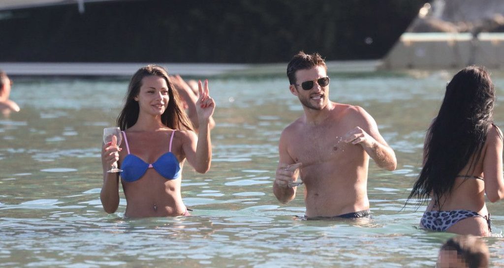 Στην Ελλάδα ο γιος του Κλιντ Ίστγουντ Σκοτ με τη σύντροφό του (φωτο)