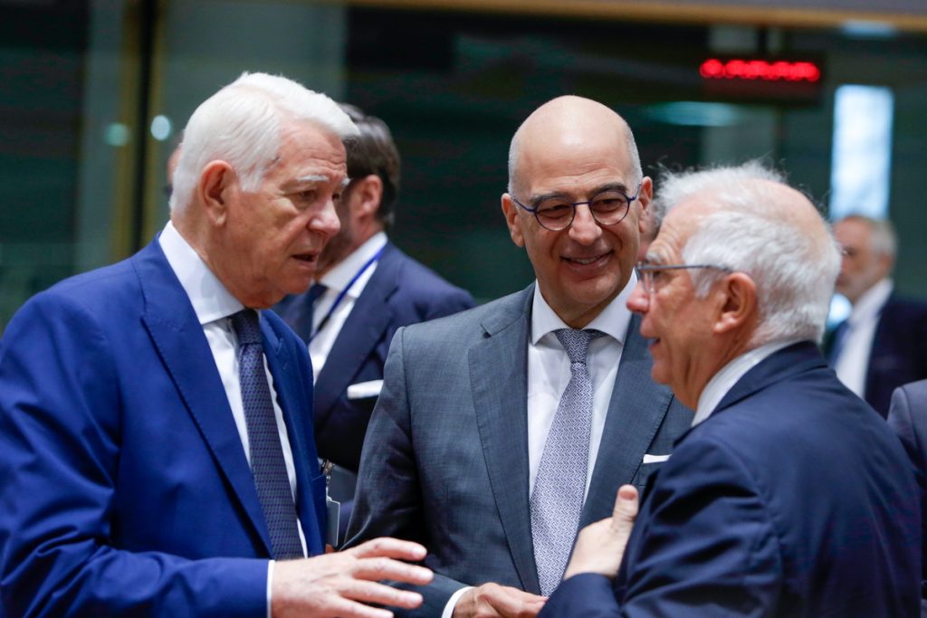 Περίεργες  προσεγγίσεις από την κυβέρνηση για Τουρκία και κοιτάσματα – Δένδιας: «Μπορούμε να συνεργαστούμε»