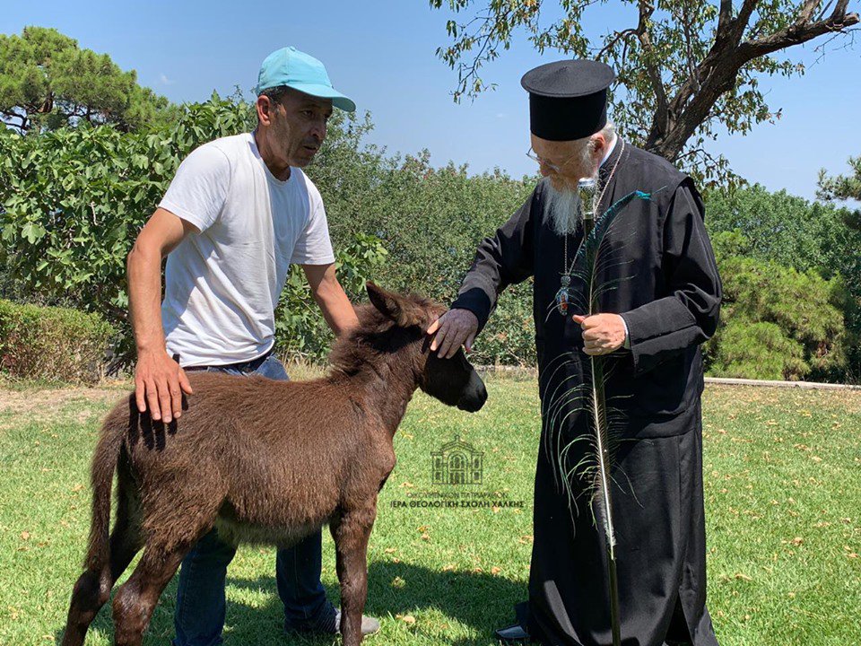 Πατριάρχης Βαρθολομαίος: Ημερήσια εκδρομή στην Χάλκη με διπλωμάτες και φοιτητές