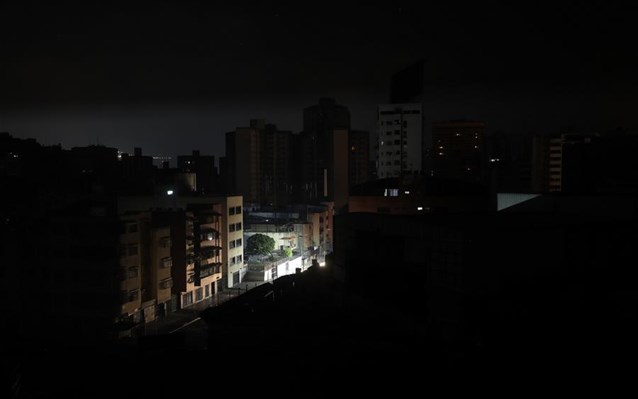 Βενεζουέλα: Σοβαρά προβλήματα από τη διακοπή ρεύματος – Για επίθεση έκανε λόγο ο Μαδούρο