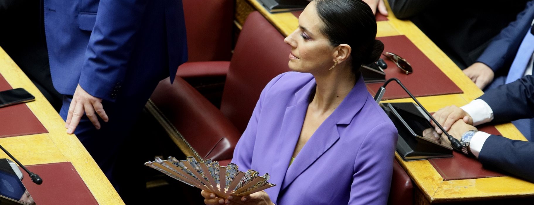 Έλενα Ακρίτα: Οργή για το «slut shaming» κατά της Νόνης Δούνια – Tί εγραψε