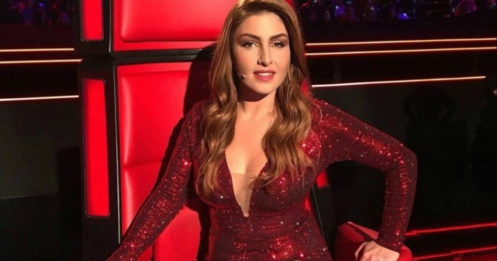 Η Έλενα Παπαρίζου παραδίδει μαθήματα αυτοπεποίθησης