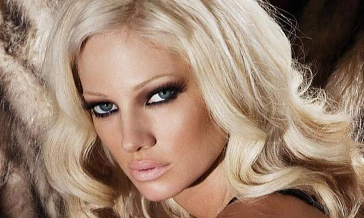 Τalk of the town ξανά η Τζούλια Αλεξανδράτου στη Μύκονο- Δείτε πως εμφανίστηκε (βίντεο)