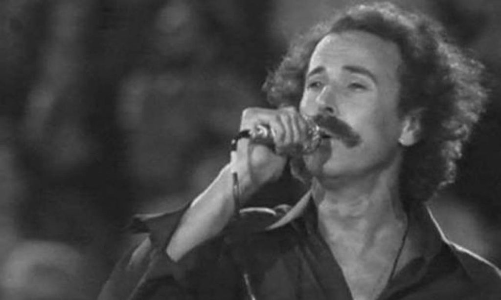 Ο Νίκος Ξυλούρης τραγουδάει και παίζει λύρα για τον Παναθηναϊκό – Σπάνια ηχογράφηση