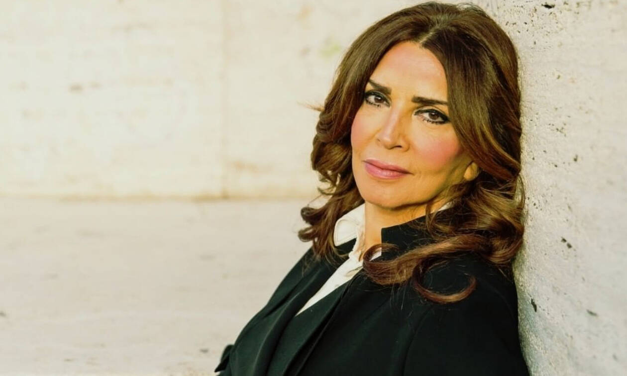 Μιμή Ντενίση: Ποζάρει με μαγιό όπως δεν την έχουμε ξαναδεί (φωτο)