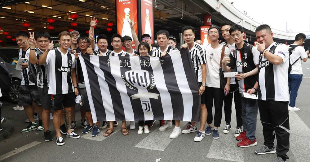 Βίντεο: Xαμός έξω από το γήπεδο – Επεισόδια προκάλεσαν Κινέζοι τιφόζι των Γιουβέντους και Ίντερ