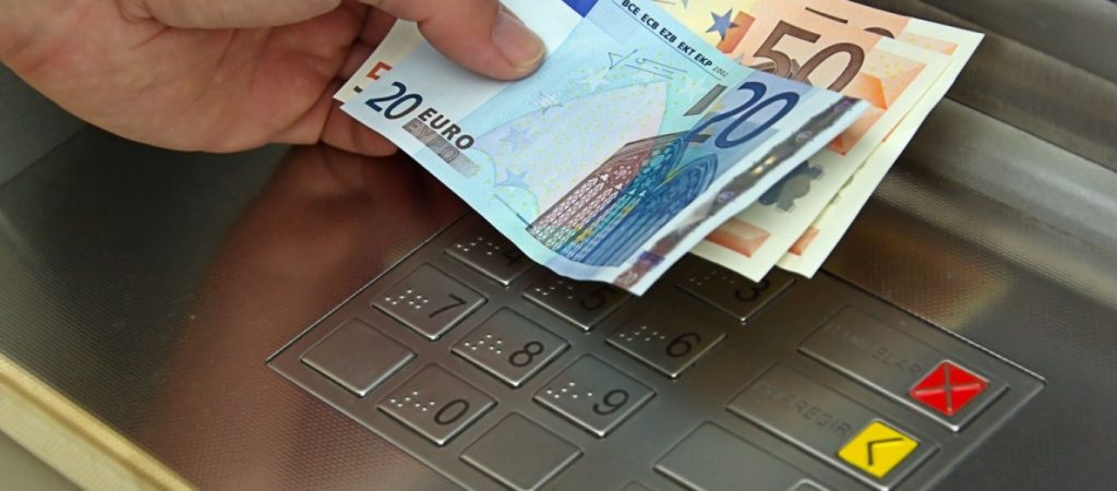 Aίρονται τα capital controls τον Σεπτέμβριο: Αναβαθμίζεται η πιστοληπτική ικανότητα της χώρας για να έρθουν επενδύσεις