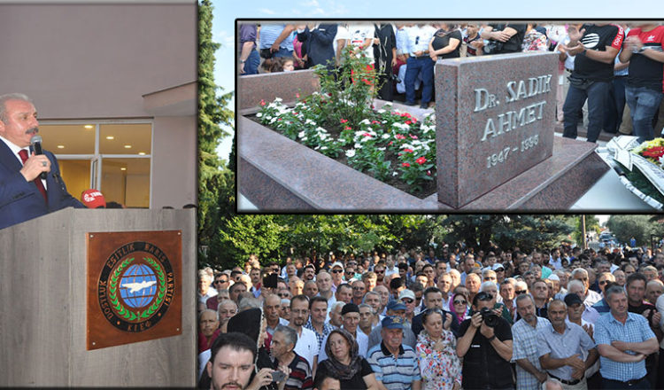 Πόσο πιο κάτω; Έλληνας δόκιμος αξιωματικός παραβρέθηκε ένστολος στο μνημόσυνο του Σαδίκ – Προκλήσεις από Ακσενέρ