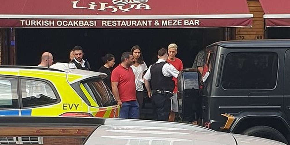 Βίντεο: Επίθεση με μαχαίρι δέχτηκε ο Τούρκος παίκτης Μ.Οζίλ – Τον έσωσε ο Κολάσινατς!