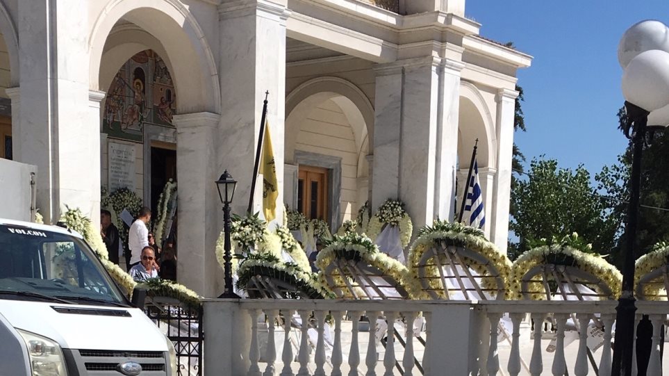 Αποχαιρέτησαν τον 23χρονο Αλέξανδρο Ζαχαριά – Σε κλίμα βαθιάς οδύνης (φωτο)