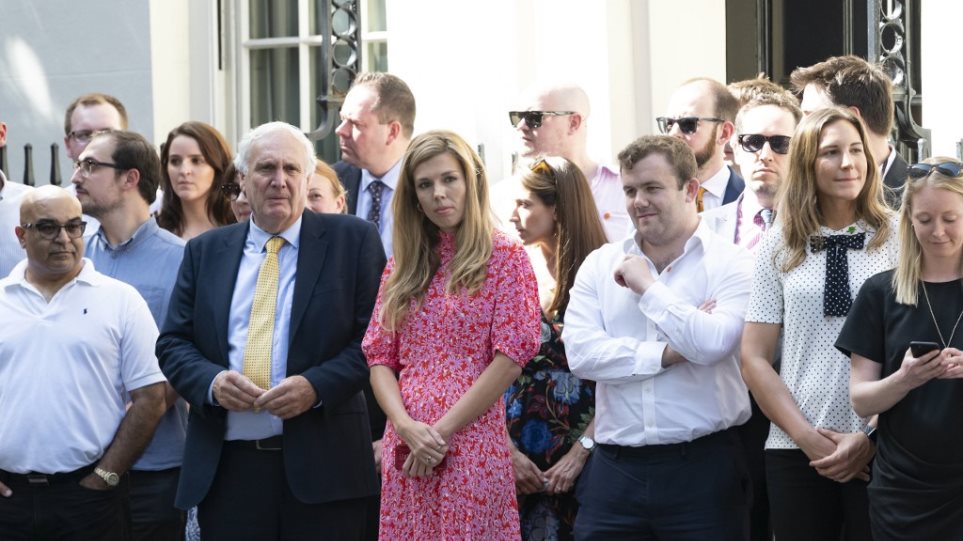 H αγαπημένη του Μπόρις Τζόνσον γίνεται fashion icon