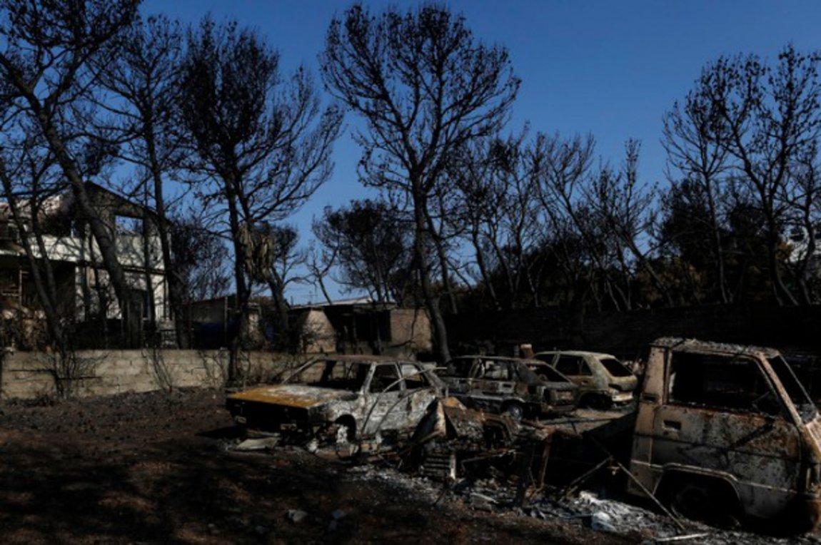 Μάτι: Απομακρύνουν τους 20.000 τόνους καμμένων υλικών από το οικόπεδο που είχαν τοποθετηθεί (βίντεο)