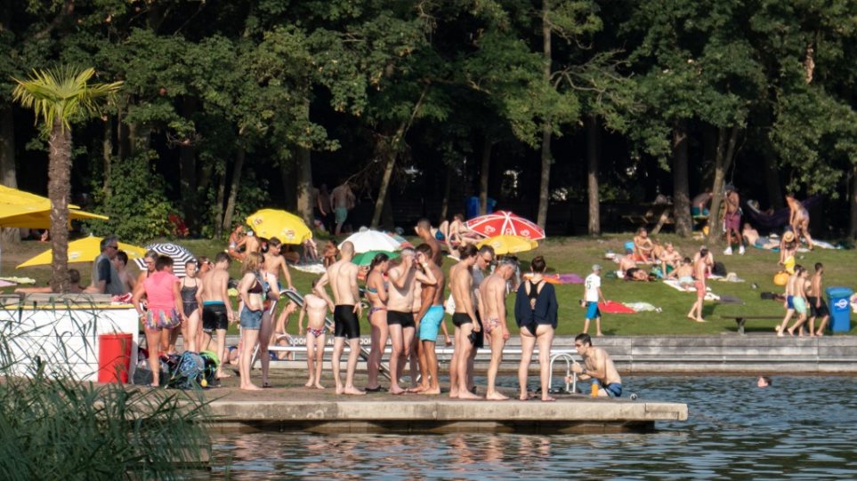 Καύσωνας: Στους 35 βαθμούς ο υδράργυρος στη Σουηδία