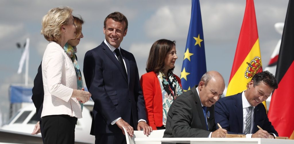 «Η Γαλλία ετοιμάζεται για τον «Πόλεμο των Άστρων» γράφει η Die Welt