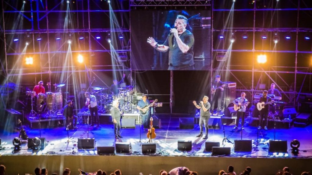 Τα παραλειπόμενα της «χρυσής» συναυλίας του Ρέμου στην Μύκονο (βίντεο)