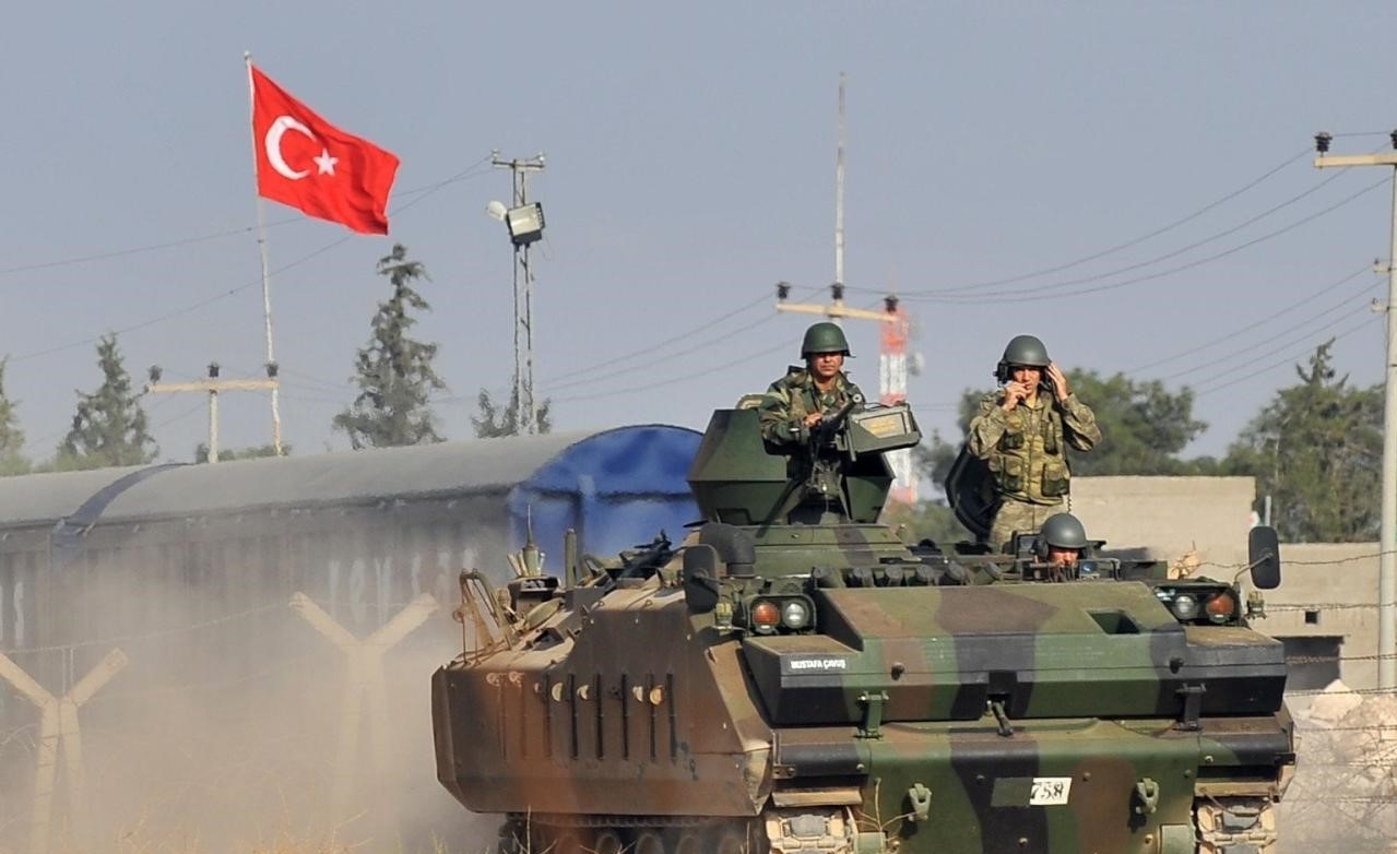 Μεγάλες δυνάμεις του τουρκικού Στρατού μπαίνουν στη βόρεια Συρία – Αρματα μάχης, ΤΟΜΑ και αυτοκινούμενα πυροβόλα