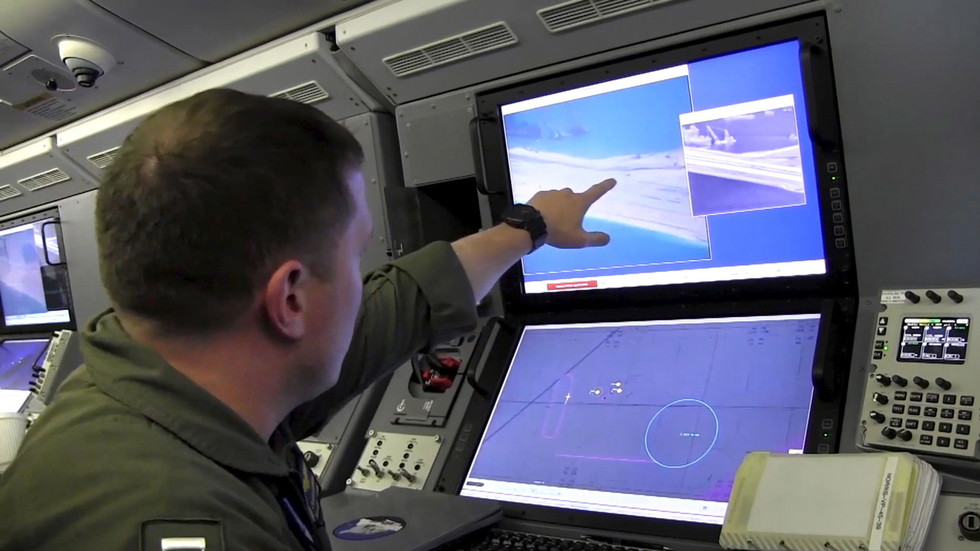 Αμερικανός γερουσιαστής ζητά από το αμερικανικό Ναυτικό να εξηγήσει μυστηριώδεις θεάσεις ΑΤΙΑ