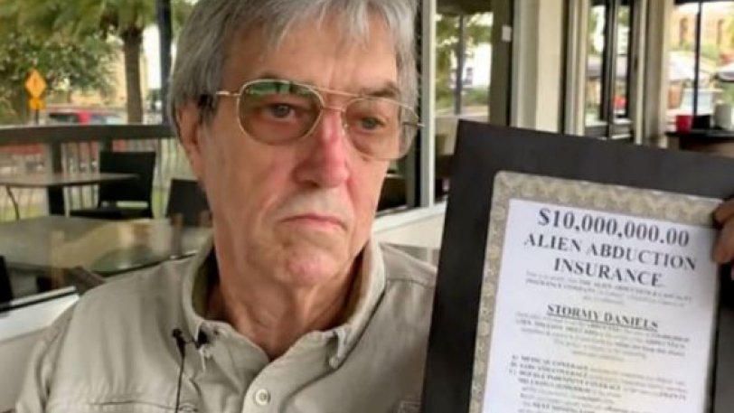 Αν έχεις λεφτά για πέταμα… 6.000 άνθρωποι έχουν κάνει ασφάλεια ζωής σε περίπτωση που τους απαγάγουν εξωγήινοι