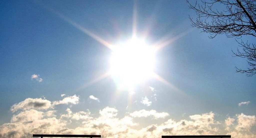 Καιρός: Στα ύψη και σήμερα η θερμοκρασία