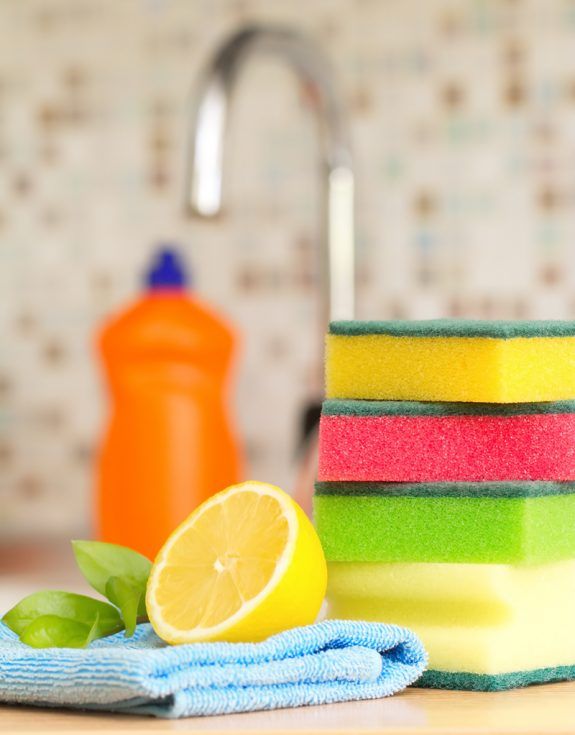 4 απλοί τρόποι να «φρεσκάρετε» τον νεροχύτη της κουζίνας σας