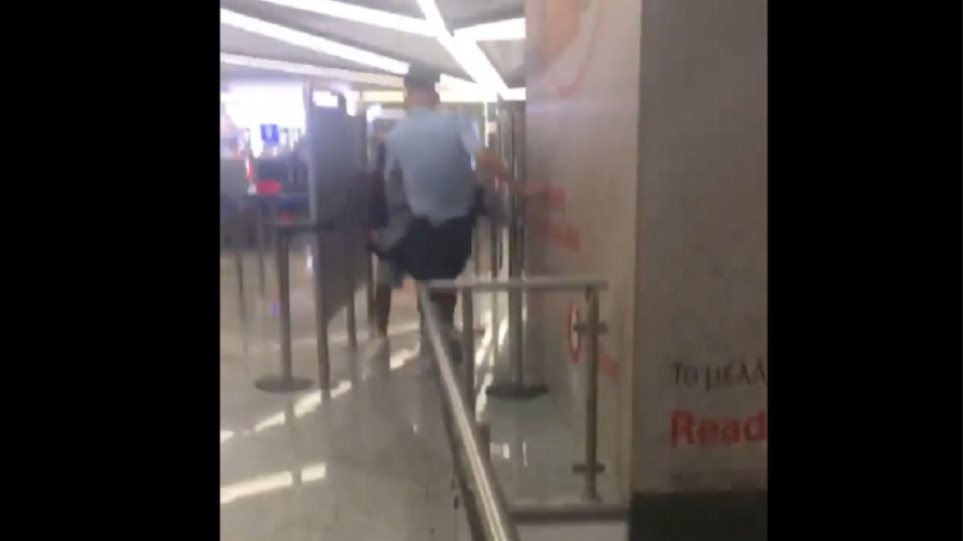 «Θερμό» επεισόδιο μεταξύ αστυνομικού  και αλλοδαπού  στο Ελ. Βενιζέλος: Επείγουσα έρευνα διέταξε η ΕΛΑΣ (βίντεο)