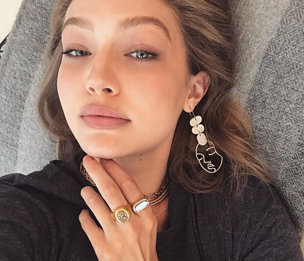 Η πόζα των 2,5 εκατομμυρίων likes από την Μύκονο της Gigi Hadid (φωτο-βίντεο)