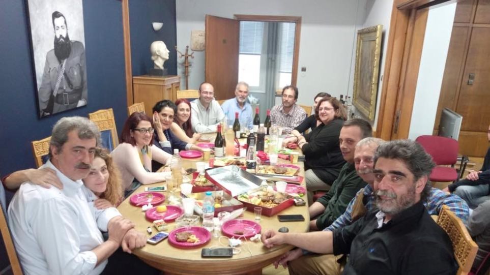 Τι έγινε ρε παιδιά; «Πάμε στοίχημα; Αρκεί το στοίχημα να είναι ένα φαγητό μαζί σας…»