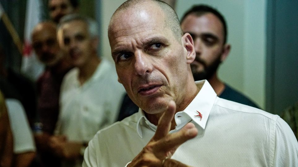 Ο Γ. Βαρουφάκης ζητάει την κατάργηση της προκαταβολής φόρου 100% που είχε συμφωνήσει με τους δανειστές το 2015!