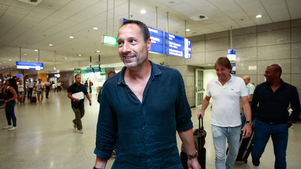 Στην Αθήνα ο νέος προπονητής της Εθνικής, Τζον Φαν Σιπ