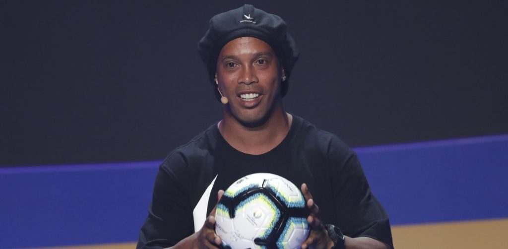 Ροναλντίνιο: Απαγόρευση εξόδου από την χώρα και κατάσχεση σε 57 ακίνητα για χρέη ύψους 7,88 εκατομμύρια δολάρια