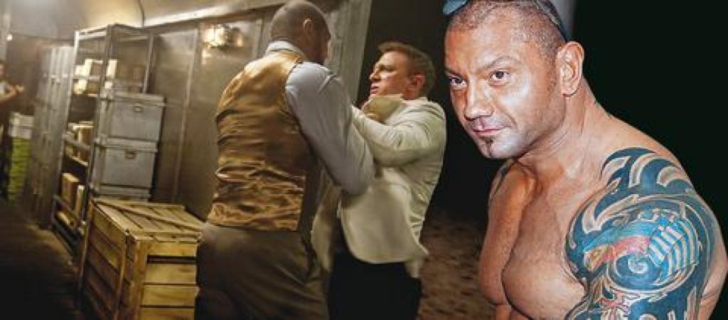 Αυτός είναι ο θηριώδης Έλληνας που έδειρε τον Τζέιμς Μποντ- Με την ελληνική σημαία στο μπράτσο! (βίντεο)