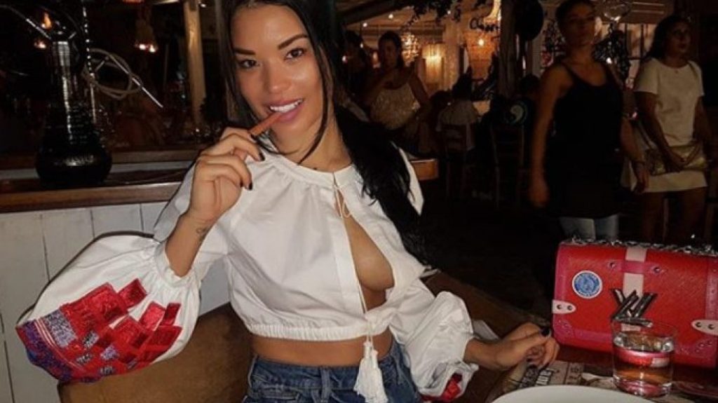 «Βάσω, είναι σαν… καρδιά»: Το στιγμιότυπο της Βιλέγκας που σαρώνει