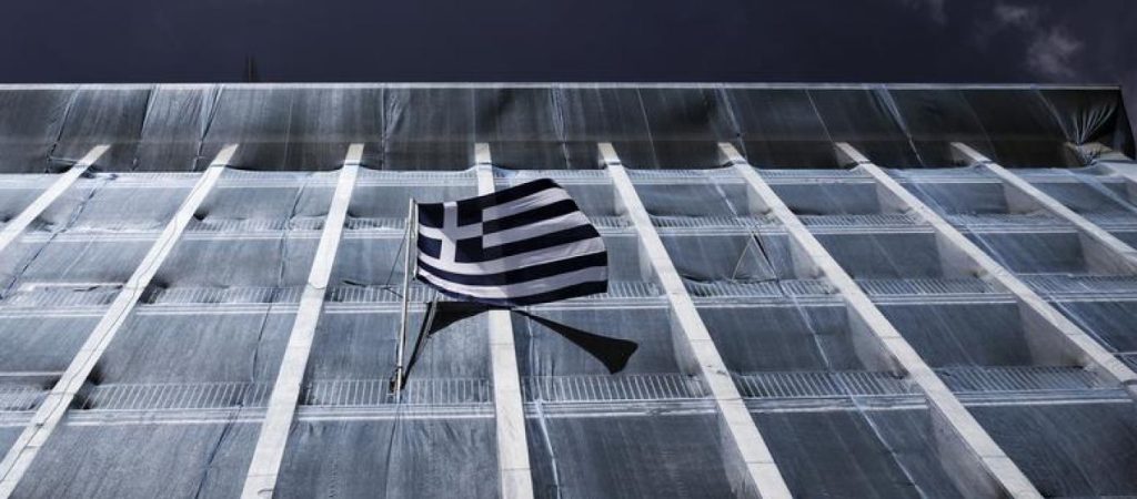 ΑΑΔΕ: Οριακή μείωση 0,09% – Στα 104,110 δισ. ευρώ το σύνολο ληξιπρόθεσμων οφειλών στο δημόσιο