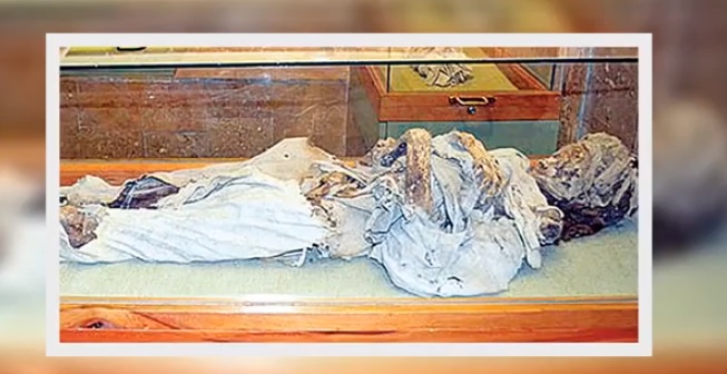 Η «ξανθιά» καλόγρια που προκαλεί δέος στους Τούρκους! (φωτο)