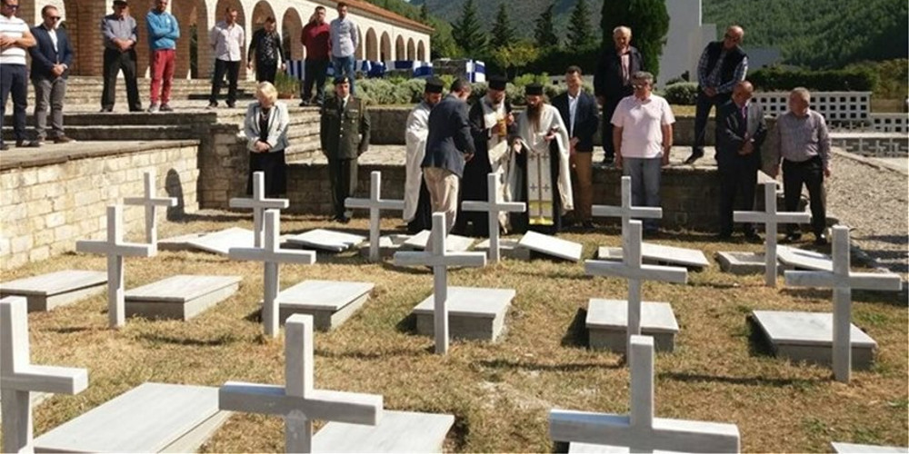 Αλβανία: Σε λιτή τελετή ενταφιάστηκαν τα οστά Ελλήνων πεσόντων του Ελληνοϊταλικού Πολέμου