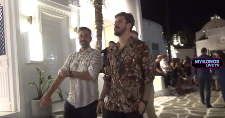 Ο Πετρετζίκης στην Μύκονο με πουκάμισο λαχούρι