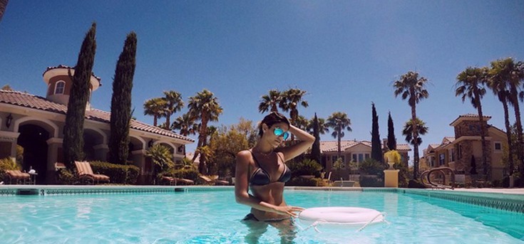 Αυτή είναι η πιο αισθησιακή πιλότος που ανεβάζει τους άνδρες…στα σύννεφα (φωτό, βίντεο)