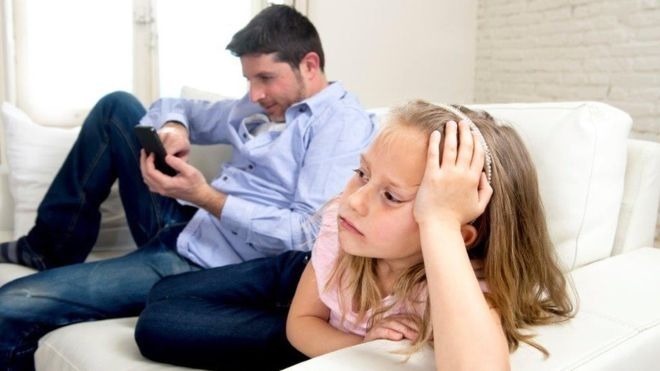 Έρευνα δείχνει πως τα παιδιά από μεγαλύτερους γονείς έχουν λιγότερα προβλήματα συμπεριφοράς