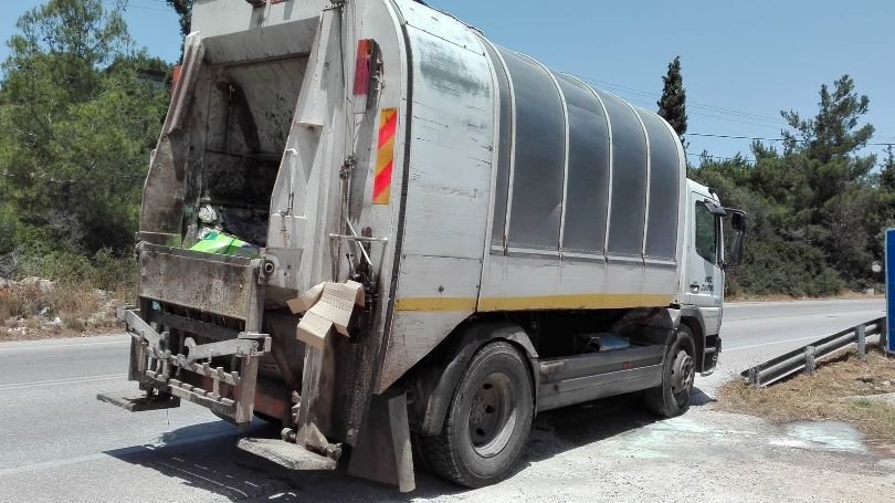 Γυναίκα στα Τρίκαλα πέταξε τις εισπράξεις της στα σκουπίδια – Σταμάτησε το απορριμματοφόρο