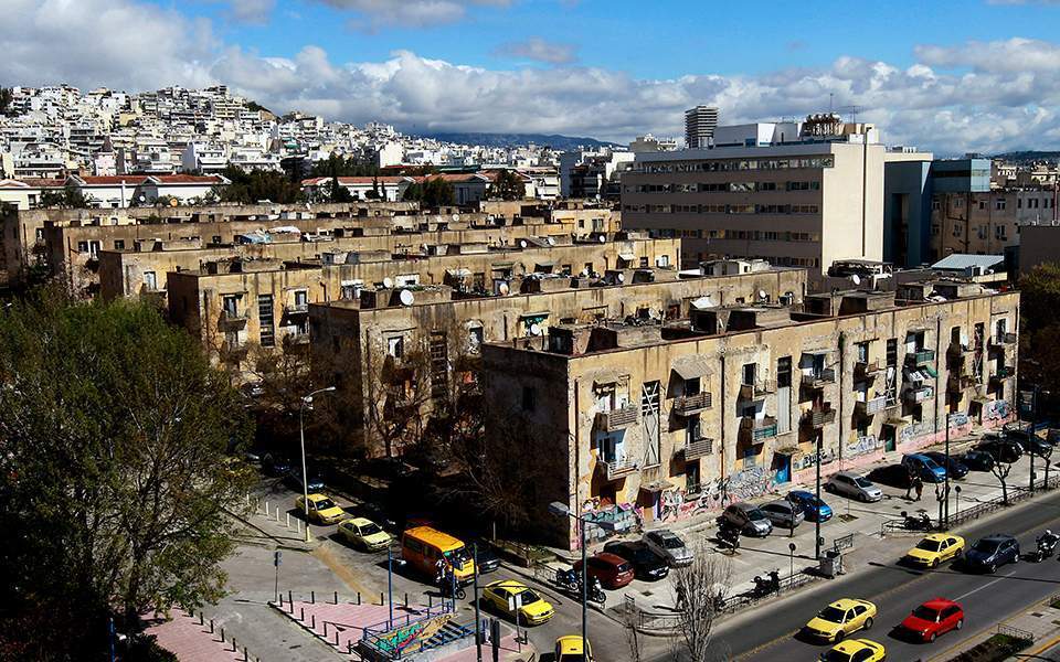 Κατεδάφιση επικίνδυνου κτιρίου στους Αμπελόκηπους