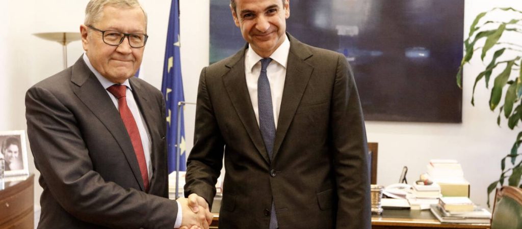 Σιγουριά στην κυβέρνηση για τις αποφάσεις των θεσμών: «Μην ανησυχείτε – Δεν θα υπάρξει πρόβλημα με τις μειώσεις φόρων»