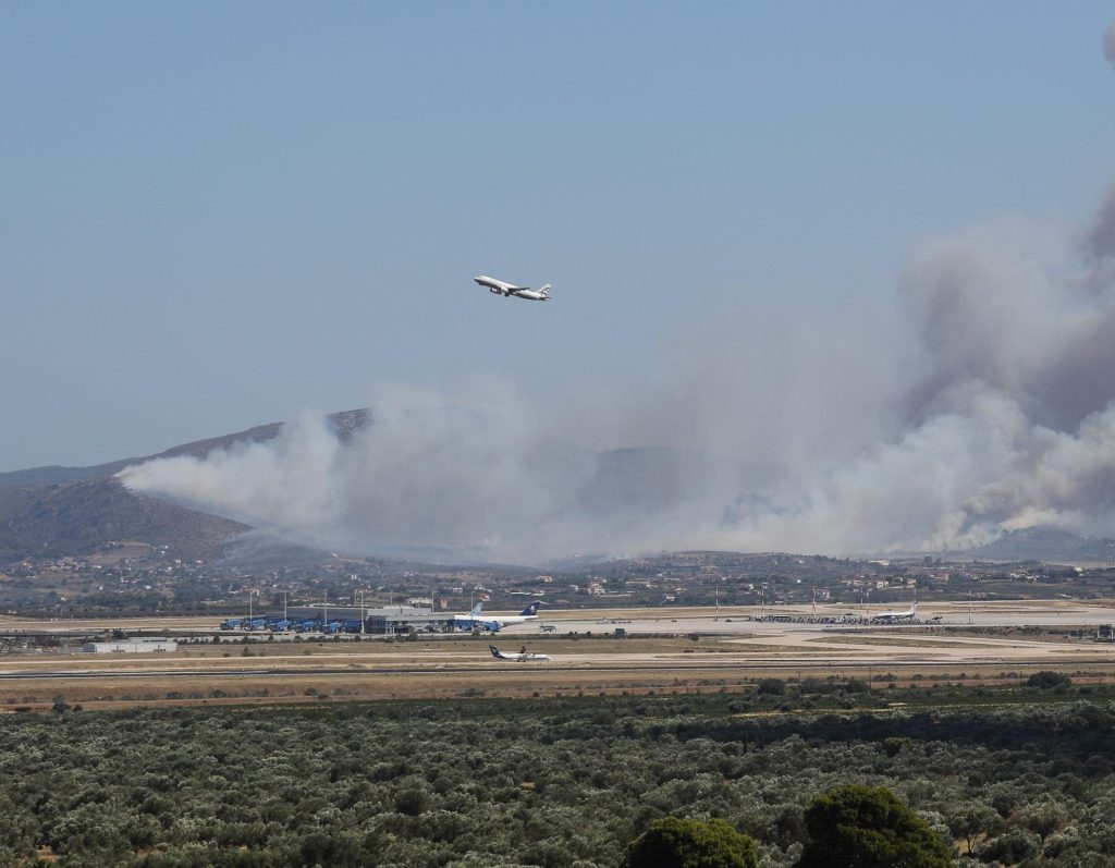 Θεσσαλονίκη: Φωτιά σε έκταση κοντά στο αεροδρόμιο