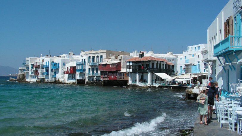 Η DW κάνει αφιέρωμα στην …ακρίβεια της Μυκόνου – Πως να… αποφύγετε το «εγκεφαλικό» του λογαριασμού