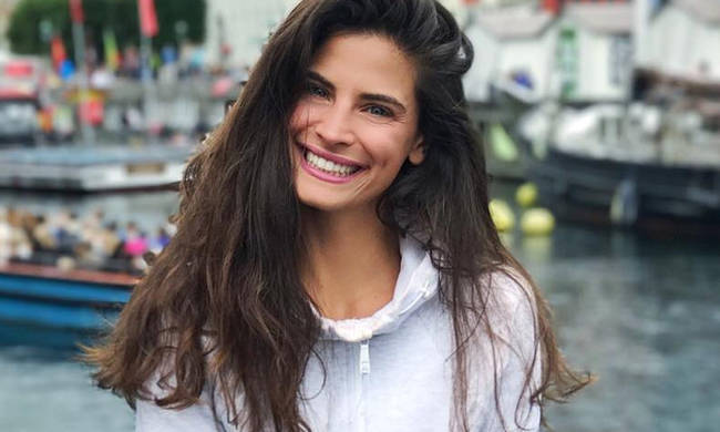 H Χριστίνα Μπόμπα στις καλοκαιρινές διακοπές – Μας δείχνει το καλλίγραμμο σώμα της (φωτο)