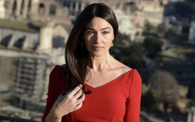 Πάρος όπως Μύκονος: H Μόνικα Μπελούτσι απολαμβάνει τις διακοπές της στο όμορφο νησί