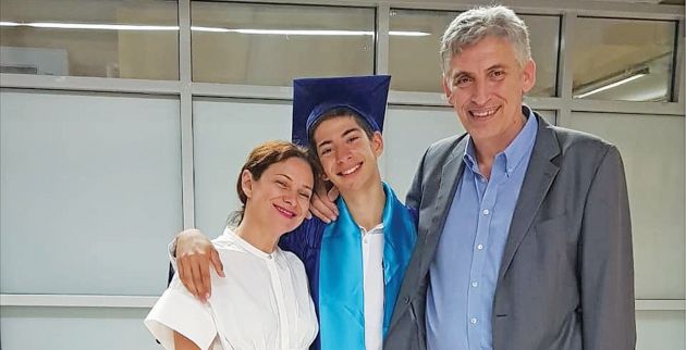 Ο γιος του Φασούλα, αποκάλυψε τον επιδειξία στο λεωφορείο Χ96